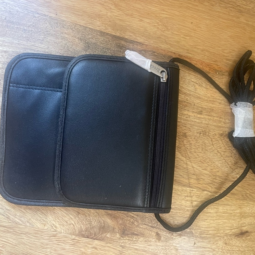 Brookstone black leather travel bag